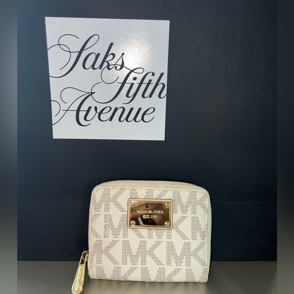 Michael Kors Wallet - MAKE AN OFFER